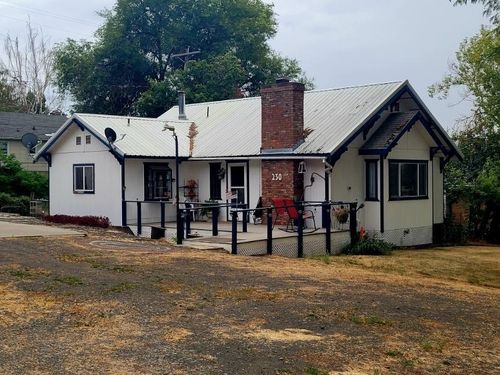 230 S Leslie, Tekoa, WA, 99033-5117 | Card Image