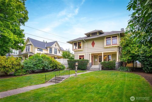 307 Avenue C, Snohomish, WA, 98290-2732 | Card Image