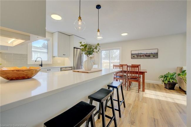 1264 King St N, House other with 5 bedrooms, 2 bathrooms and 5 parking in Saint Jacobs ON | Image 5
