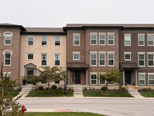 315 Fairfax Way, Zionsville, IN, 46077-1462 | Card Image