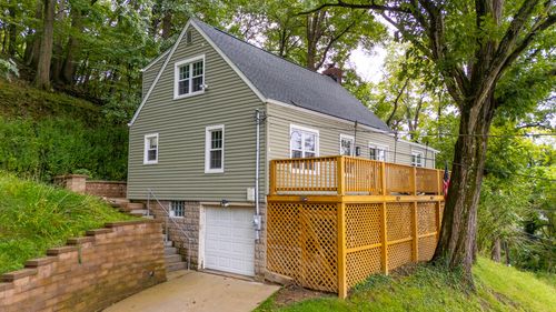 32 Fairfax Dr, Wheeling, WV, 26003-5624 | Card Image