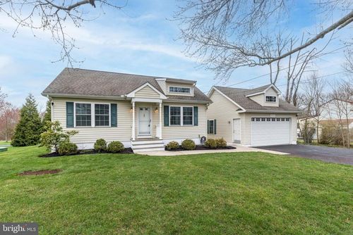 3657 Applebutter Rd, Fountainville, PA, 18923-9634 | Card Image