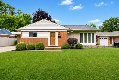 427 E Atwater Ave, Elmhurst, IL, 60126-3612 | Card Image