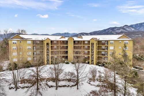 132-338 Pinnacle View Way, Gatlinburg, TN, 37738-5652 | Card Image