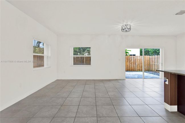 279 Se 31 St Ter, House other with 5 bedrooms, 3 bathrooms and null parking in Homestead FL | Image 11