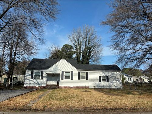 14 Fairview Cir S, Portsmouth, VA, 23702-1638 | Card Image