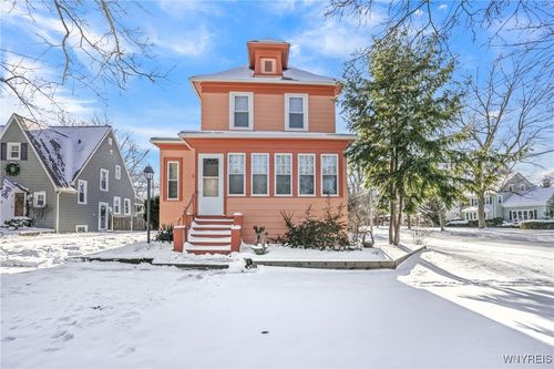 3 Pine Woods Dr, North Tonawanda, NY, 14120-5512 | Card Image