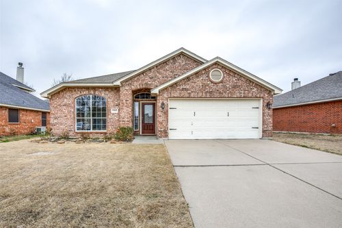 905 Chestnut Ave, Burleson, TX, 76028-7062 | Card Image