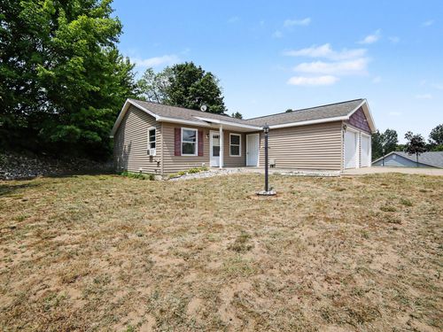 218 Devonwood Drive, Shelby, MI, 49455 | Card Image