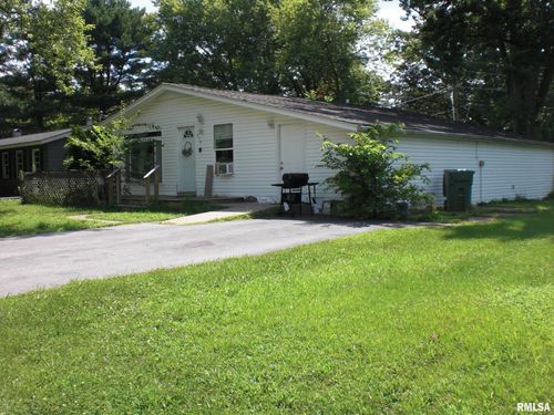 216 S Pecan St, De Soto, IL, 62924-1502 | Card Image