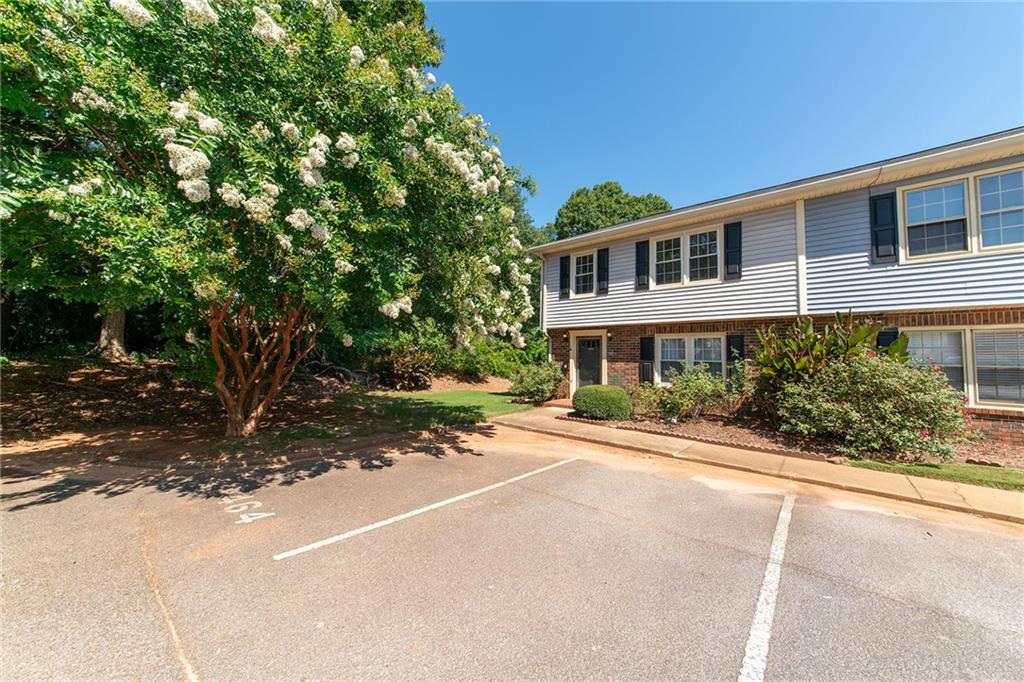 Lehaven Dr, Tucker, GA 30084