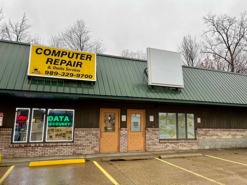 1418 N Mcewan St, Clare, MI, 48617-1161 | Card Image