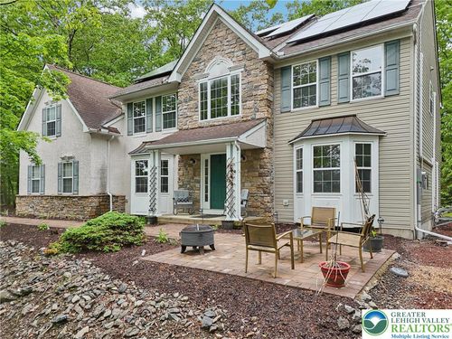 136 Outlook Ct, East Stroudsburg, PA, 18302-6699 | Card Image