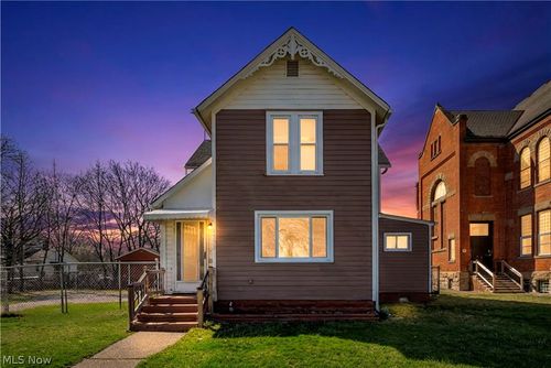 1552 Reid Ave, Lorain, OH, 44052-3454 | Card Image
