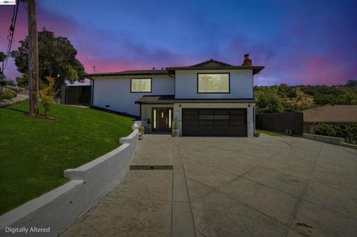 3910 Oak Hill Rd, Oakland, CA, 94605-4930 | Card Image