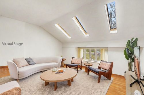 71 Horace Harding Blvd, Great Neck, NY, 11020-1123 | Card Image