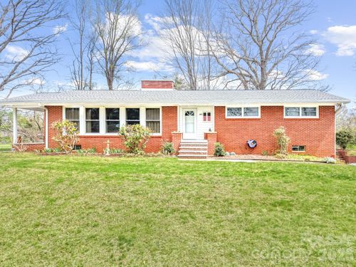 383 Monte Vista Dr, Waynesville, NC, 28786-3031 | Card Image