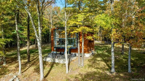 39 Hornbeck Ln, Accord, NY, 12404-5213 | Card Image
