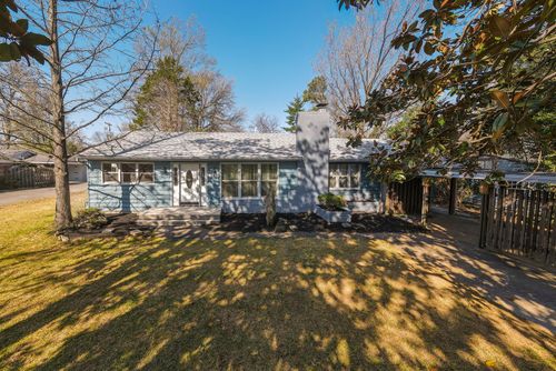 1004 S Taylor Dr, Carbondale, IL, 62901-2415 | Card Image