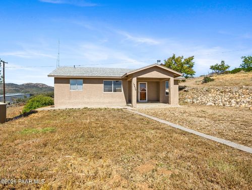 18420 S Peeples Valley Rd, Peeples Valley, AZ, 86332-8630 | Card Image