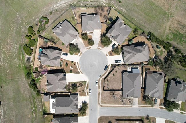 687 Ledgestone Dr, House other with 4 bedrooms, 4 bathrooms and 3 parking in Austin TX | Image 35