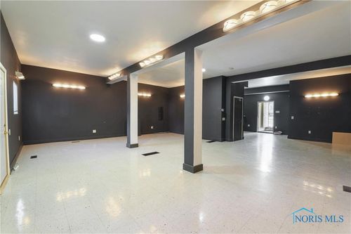 1326 Kelsey Ave, Toledo, OH, 43605-1742 | Card Image