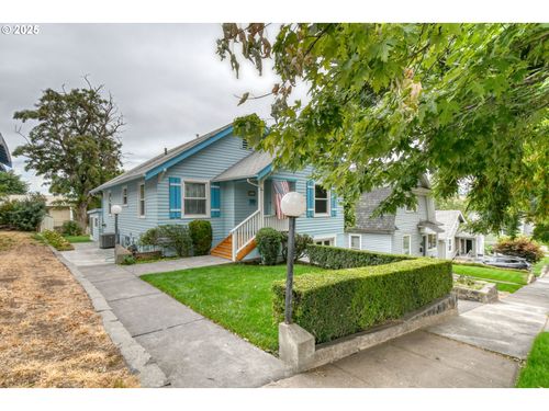 318 Nw 5th St, Pendleton, OR, 97801-1623 | Card Image