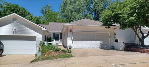 8424 N Park Ct, Kansas City, MO, 64155-2890 | Card Image