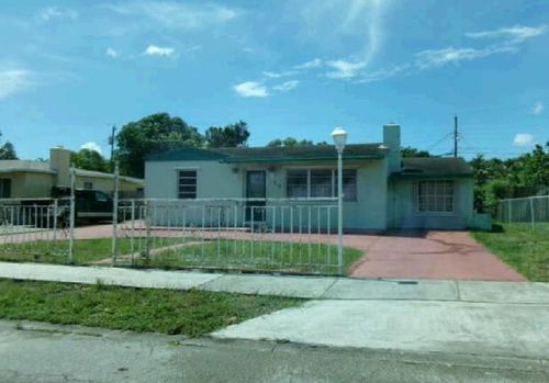 720 Locust St, West Palm Beach, FL, 33405-2109 | Card Image