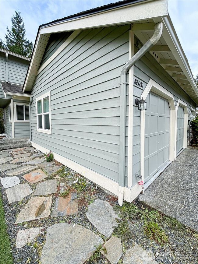 18528 20th Drive Se, Townhouse with 3 bedrooms, 3 bathrooms and 1 parking in Bothell WA | Image 18
