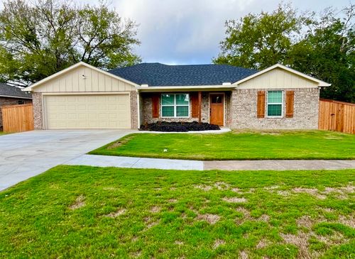 200 S Ross Ave, Mexia, TX, 76667-3305 | Card Image