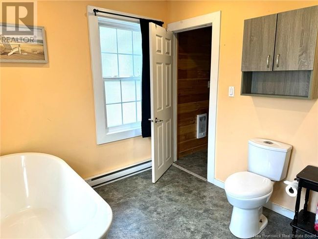 976 Pleasant Dr, House other with 6 bedrooms, 3 bathrooms and null parking in Minto NB | Image 16
