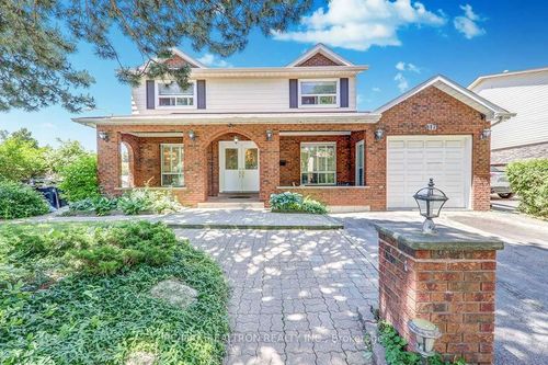 117 Dunsfold Drive, Scarborough, ON, M1B1T5 | Card Image
