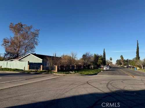 24595 4th St, San Bernardino, CA, 92410-4922 | Card Image