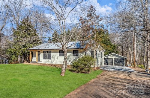 815 Peniel Rd, Columbus, NC, 28722-8487 | Card Image