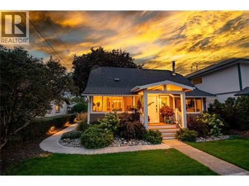 433 Young St, Penticton, BC, V2A5S9 | Card Image