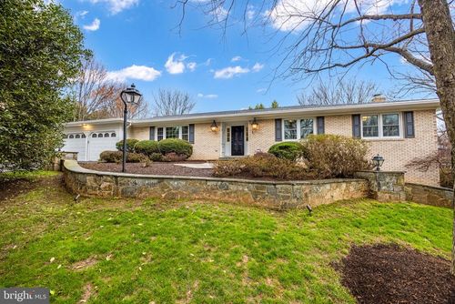 2701 Verily Ct, OAKTON, VA, 22124-1444 | Card Image