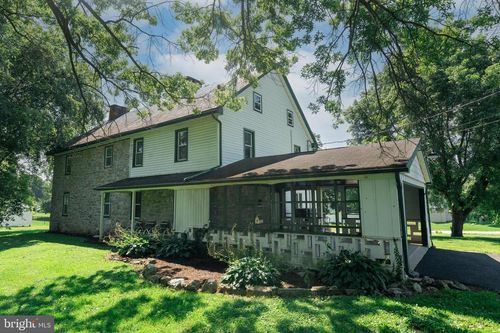 2475 Oregon Pike, LANCASTER, PA, 17601-4820 | Card Image