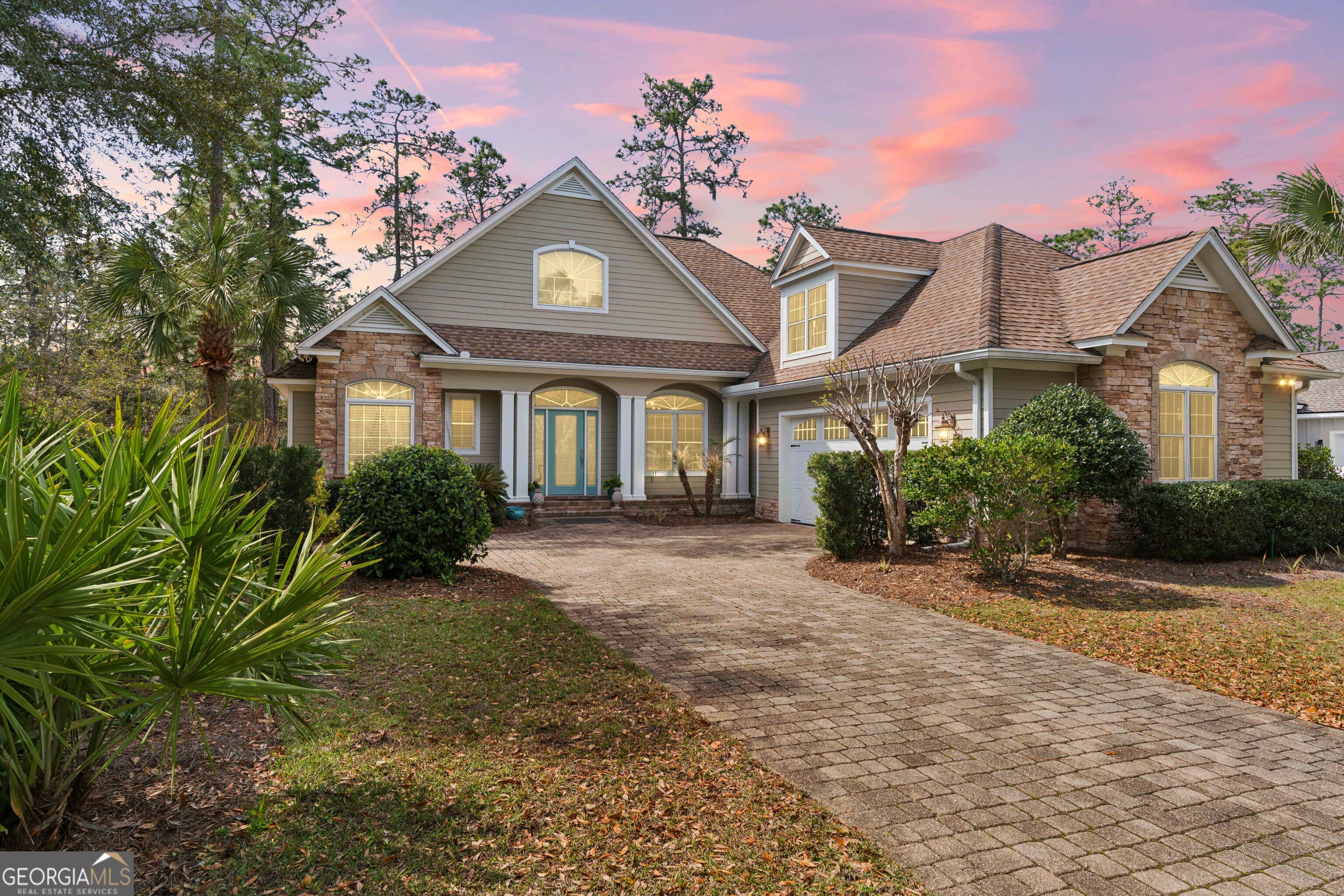 Residential in Waverly 3