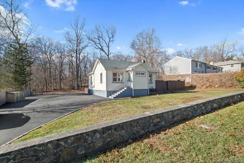 31 Cardoza Ave, Mohegan Lake, NY, 10547-1103 | Card Image