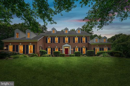 9711 Brookstone Ln, VIENNA, VA, 22182-1998 | Card Image