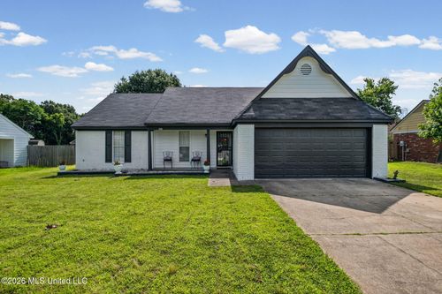 6902 Magnolia Dr, Olive Branch, MS, 38654-1821 | Card Image