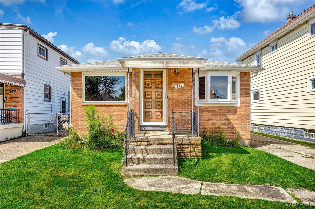Warren Ave, Kenmore, NY 14217