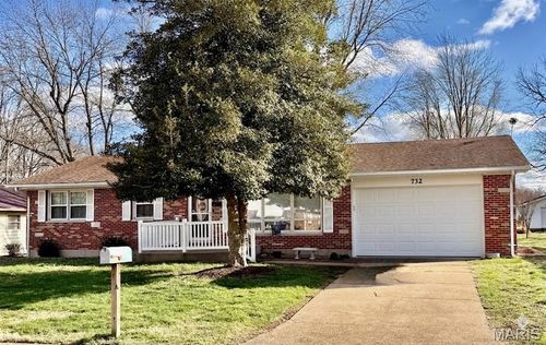 732 Moore St, Farmington, MO, 63640-1246 | Card Image