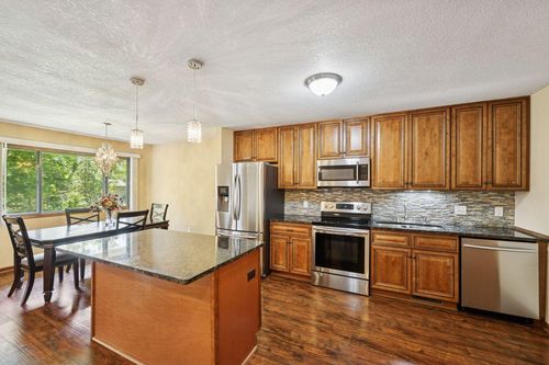1427 4th St W, Hastings, MN, 55033-1537 | Card Image
