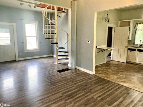 605 N 2nd St, Fairfield, IA, 52556-2224 | Card Image