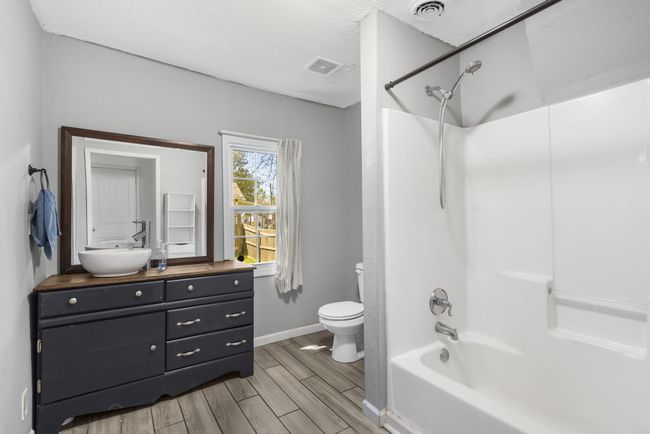 Bathroom | Image 20