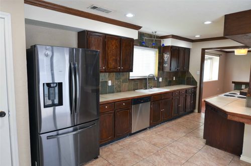 2406 Redbrook Ct, Arlington, TX, 76014-2826 | Card Image
