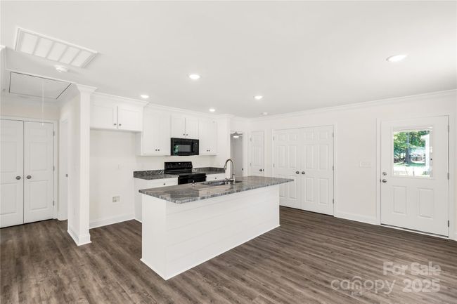 812 Generation Ln, House other with 3 bedrooms, 2 bathrooms and null parking in Clover SC | Image 4