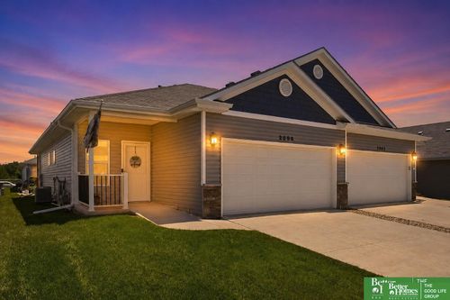 2868 Wagon Dr, Lincoln, NE, 68507-1018 | Card Image